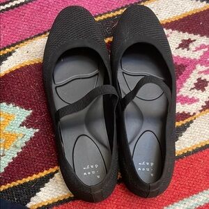 Like new ballet flats
